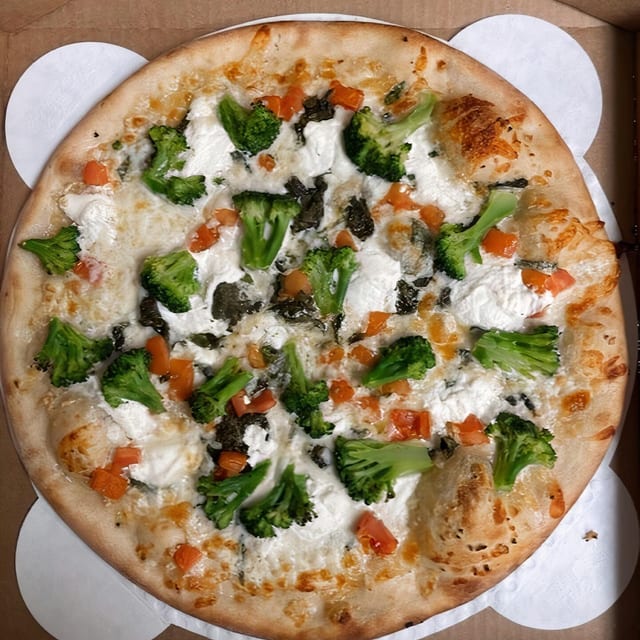 Jonuzi’s White Gourmet Pizza.